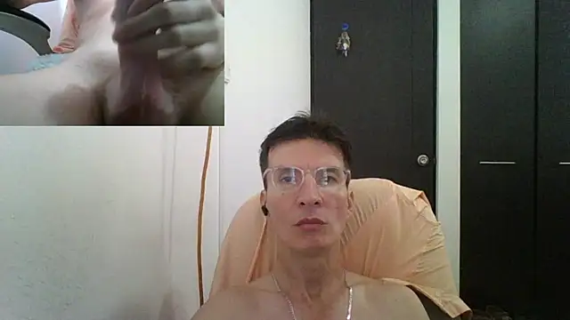 Snapshot of fieryloves chatting on December 2024 05:25:01 PM fieryloves online show from December 2024 05:25:01 PM