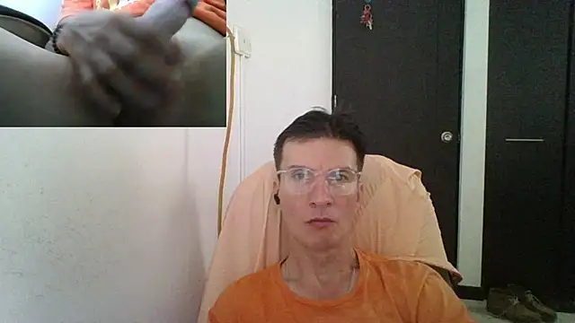 Snapshot of fieryloves chatting on December 2024 08:25:02 PM fieryloves online show from December 2024 08:25:02 PM