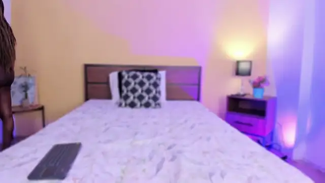 HellenHylls online show from December 2024 08:55:01 PM