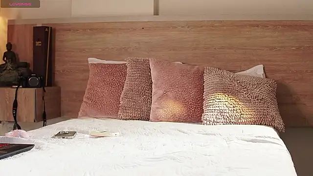 AliceShazaham  online show from March 2026 03:51:01 PM