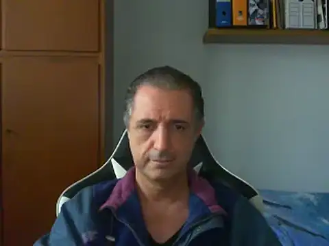 Snapshot of lliuk70mi chatting on February 2025 02:07:01 PM lliuk70mi online show from February 2025 02:07:01 PM