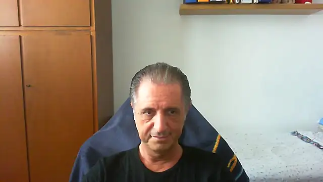 Snapshot of lliuk70mi chatting on June 2026 11:32:01 AM lliuk70mi online show from June 2026 11:32:01 AM
