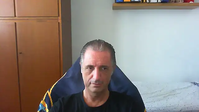 Snapshot of lliuk70mi chatting on June 2026 01:31:02 PM lliuk70mi online show from June 2026 01:31:02 PM