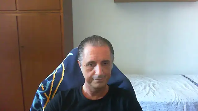 Snapshot of lliuk70mi chatting on June 2026 01:01:02 PM lliuk70mi online show from June 2026 01:01:02 PM