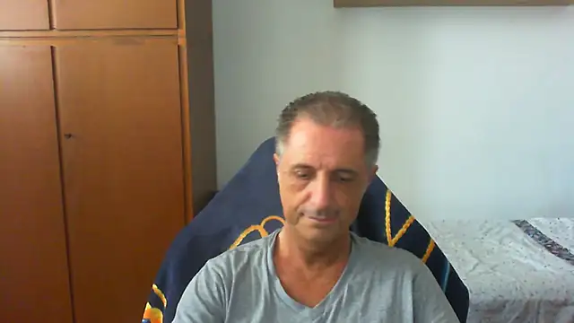 Snapshot of lliuk70mi chatting on June 2026 12:08:01 PM lliuk70mi online show from June 2026 12:08:01 PM