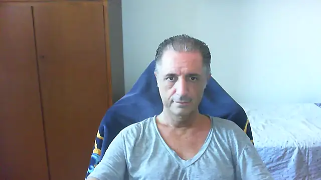 Snapshot of lliuk70mi chatting on July 2026 01:06:02 PM lliuk70mi online show from July 2026 01:06:02 PM