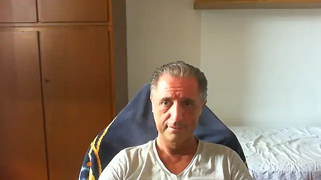 Snapshot of lliuk70mi chatting on July 2026 03:38:01 PM lliuk70mi online show from July 2026 03:38:01 PM