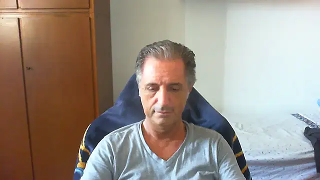 Snapshot of lliuk70mi chatting on July 2026 01:02:02 PM lliuk70mi online show from July 2026 01:02:02 PM