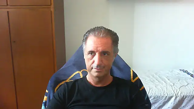 Snapshot of lliuk70mi chatting on July 2026 01:21:02 PM lliuk70mi online show from July 2026 01:21:02 PM