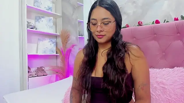 Snapshot of AnnaQueen_ chatting on September 2025 04:23:01 PM AnnaQueen online show from September 2025 04:23:01 PM