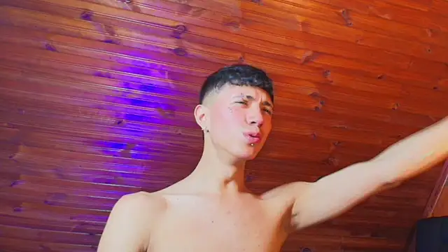 Justyn Ross online show from November 2025 08:19:02 PM