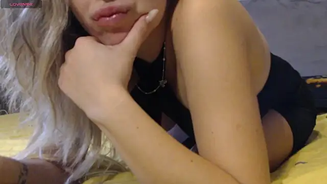 sweetlolly30 online show from November 2025 07:31:02 AM