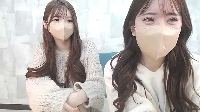 Snapshot of LOVE_MOMO_LOVE chatting on February 2025 11:32:02 AM LOVE MOMO LOVE online show from February 2025 11:32:02 AM