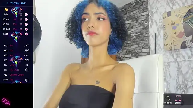 Snapshot of Queen_Cuarxxo chatting on March 2025 03:08:01 AM Queen Cuarxxo online show from March 2025 03:08:01 AM