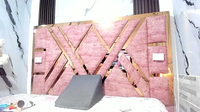 mia alvares online show from November 2025 11:46:02 AM