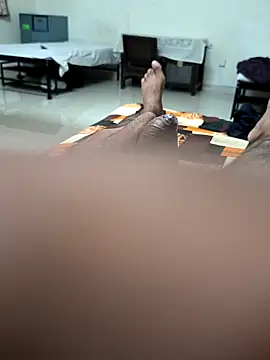 yourboy2000   online show from September 2025 08:33:02 PM