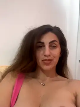 EmaSkyes online show from November 2025 07:42:02 AM