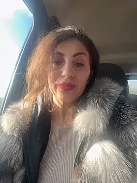 EmaSkyes online show from November 2025 09:20:02 AM