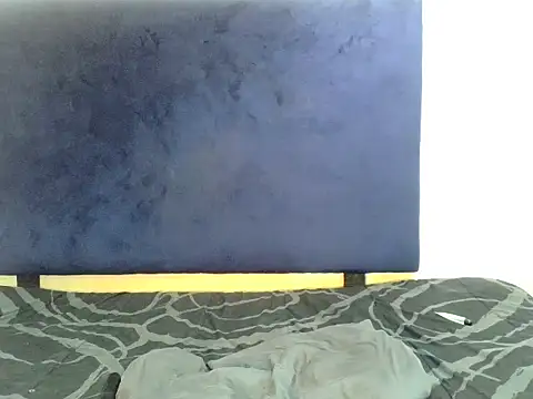 ReginaStar16 online show from December 2025 06:15:01 PM