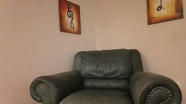 Snapshot of AddieAssets chatting on December 2024 08:09:02 AM AddieAssets online show from December 2024 08:09:02 AM