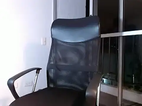 Snapshot of roman_muscle chatting on January 2025 03:52:02 AM roman muscle online show from January 2025 03:52:02 AM