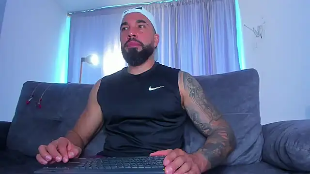 Snapshot of roman_muscle chatting on February 2026 09:22:01 PM roman muscle online show from February 2026 09:22:01 PM