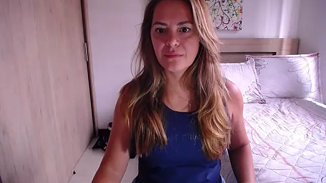 ParisW online show from January 2025 08:00:01 PM