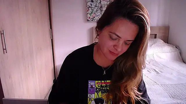 ParisW online show from February 2025 08:56:01 PM