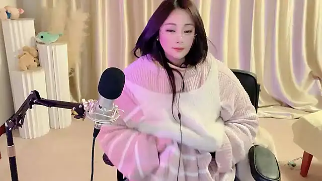 Daisy-77 online show from March 2025 09:18:02 PM