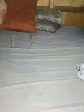 Snapshot of African_Masked_Couple chatting on January 2025 05:33:01 AM African Masked Couple online show from January 2025 05:33:01 AM