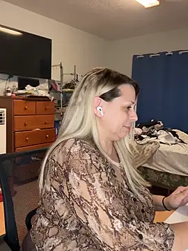 Hotslut187 online show from January 2026 04:06:02 AM