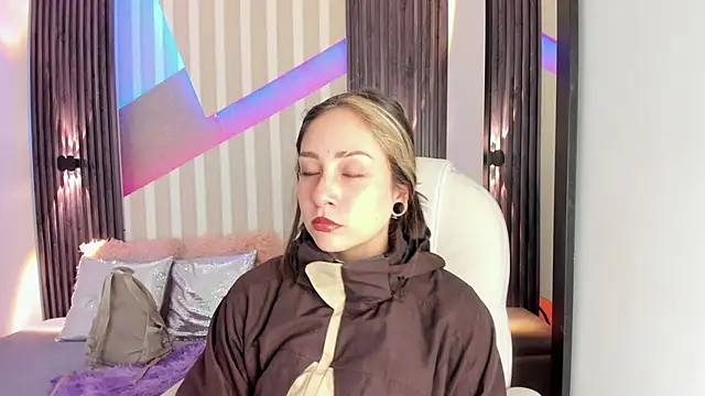 emily layton online show from October 2025 03:40:01 PM