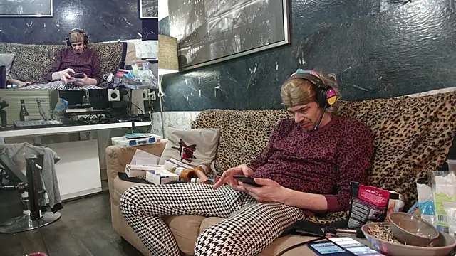 Doggyray44 online show from February 2025 11:30:01 PM