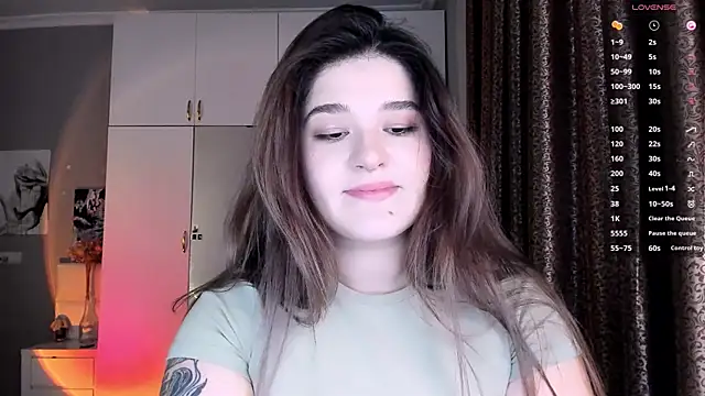 Snapshot of July_Slowdive chatting on March 2025 02:10:01 PM July Slowdive online show from March 2025 02:10:01 PM