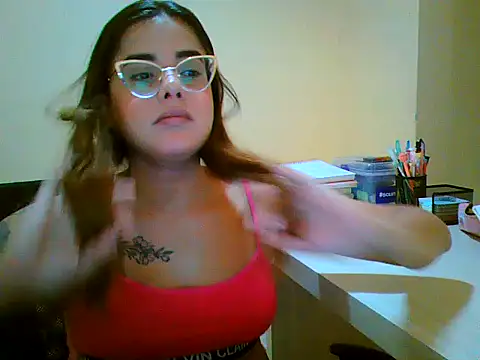 maliamiller online show from December 2025 08:48:01 PM