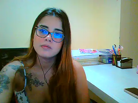 Snapshot of maliamiller chatting on February 2026 02:21:02 PM maliamiller online show from February 2026 02:21:02 PM