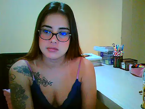 Snapshot of maliamiller chatting on March 2026 10:10:02 AM maliamiller online show from March 2026 10:10:02 AM