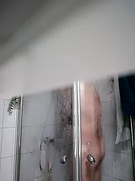 Snapshot of Tommi3720 chatting on March 2025 09:55:02 PM Tommi3720 online show from March 2025 09:55:02 PM