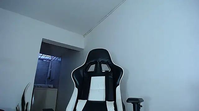 Snapshot of diamond_black00 chatting on January 2025 10:06:02 PM diamond black00 online show from January 2025 10:06:02 PM