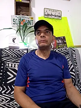 latinmartin73 online show from September 2025 12:21:02 AM