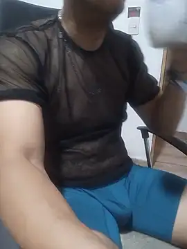 latinmartin73 online show from February 2026 07:21:02 PM