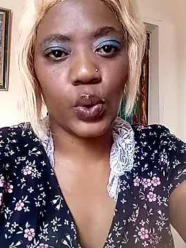 Snapshot of QueenOFthroat chatting on December 2024 11:16:01 AM QueenOFthroat online show from December 2024 11:16:01 AM