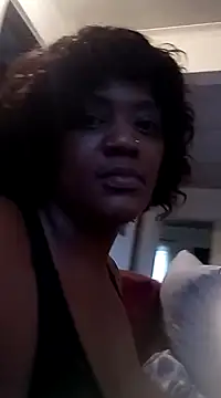 Snapshot of QueenOFthroat chatting on December 2024 04:36:01 PM QueenOFthroat online show from December 2024 04:36:01 PM