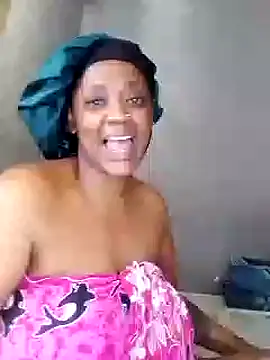 Snapshot of QueenOFthroat chatting on January 2025 08:21:01 AM QueenOFthroat online show from January 2025 08:21:01 AM