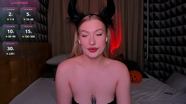 Emma  Leee online show from October 2025 12:55:02 AM