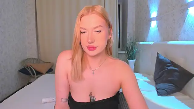 Emma  Leee online show from February 2026 01:04:02 AM