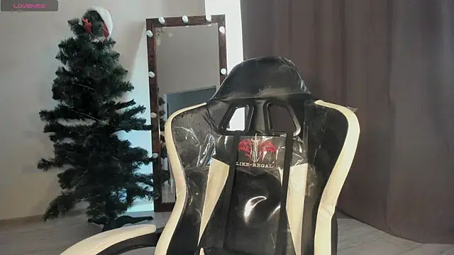 Lana Younes online show from March 2025 10:47:01 AM