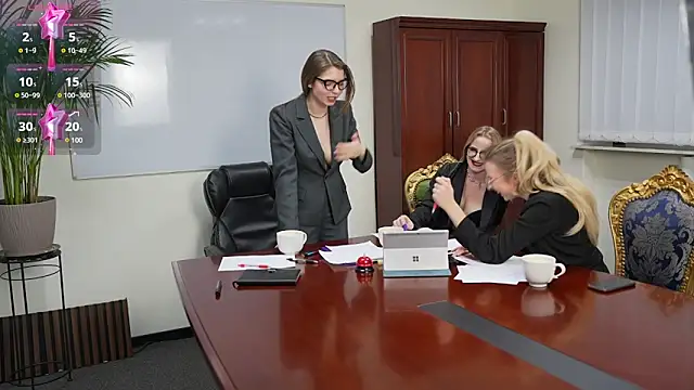 Michelle 054 online show from January 2025 05:03:01 PM