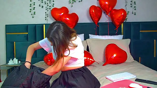 PollyLanders online show from February 2025 06:35:01 PM