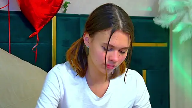 PollyLanders online show from February 2025 01:10:01 AM